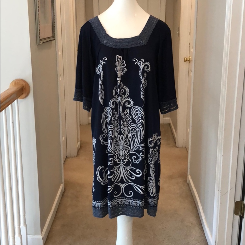 Dress navy and white color
